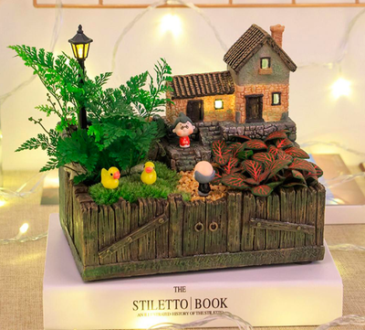Tuscany Hut Resin Succulent Plant Pot